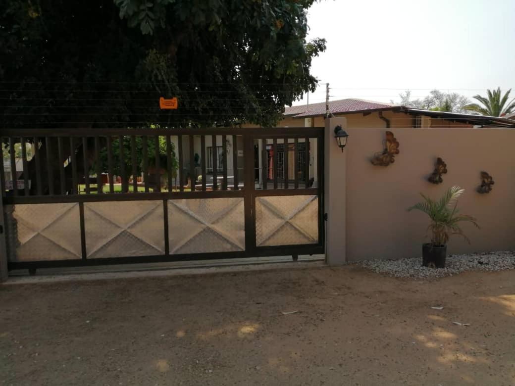 El-Kole Bed And Breakfast Tsumeb Exterior foto